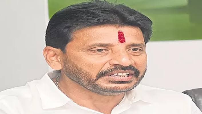 పోలీసు విచారణకు ఎమ్మెల్సీ దువ్వాడ శ్రీనివాస్..