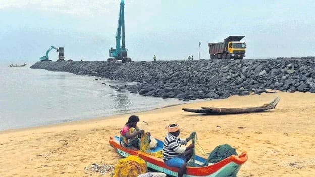 రామాయపట్నం, మచిలీపట్నం పోర్టుల పరిధి భారీగా తగ్గింపు