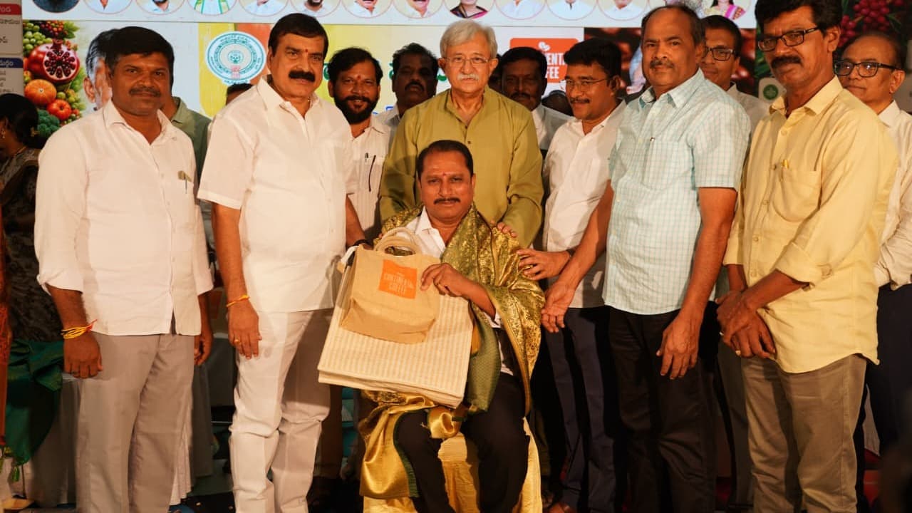 జిల్లాలో ఫుడ్ ప్రాసెసింగ్ యూనిట్లు ఏర్పాటు చేయండి: దగ్గుపాటి