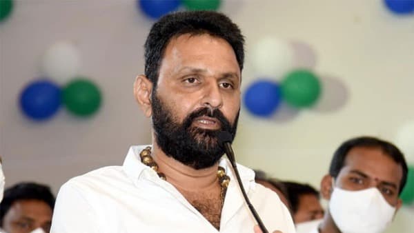 కొడాలి నాని కేసులో హైకోర్టు స్టే..