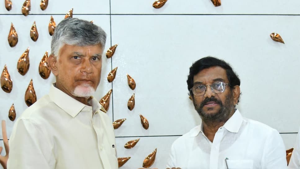 సోమిరెడ్డిని అభినందించిన సీఎం చంద్రబాబు