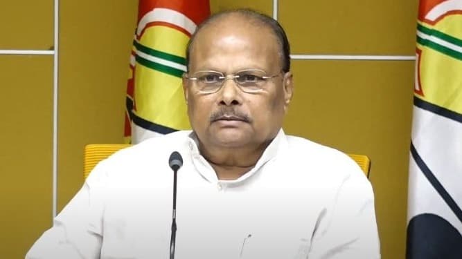 ఏపీని నాశనం చేసేందుకు మరో కుట్రకు జగన్ సిద్ధమయ్యారు: యనమల