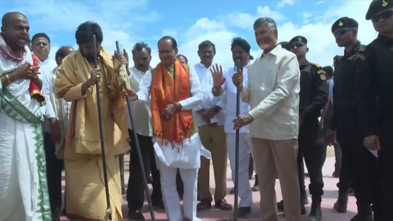 ముక్కావారిపల్లెలో ‘వీబీజీ రామ్ జీ’ పథకం ప్రారంభించిన చంద్రబాబు