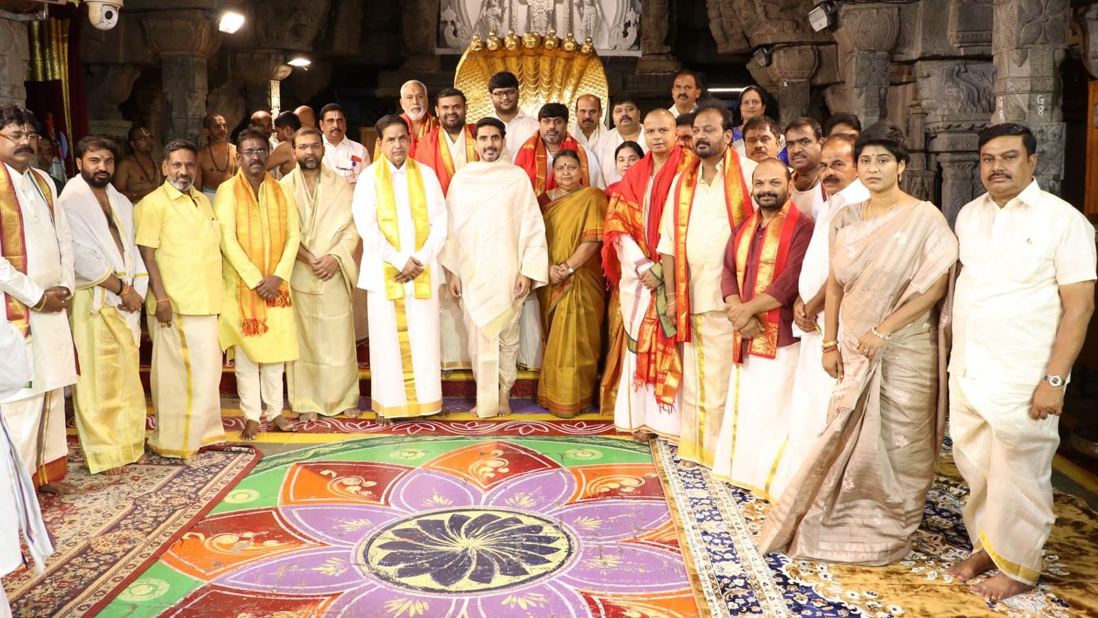 తిరుమలలో శ్రీవారిని దర్శించుకున్న మంత్రి లోకేశ్