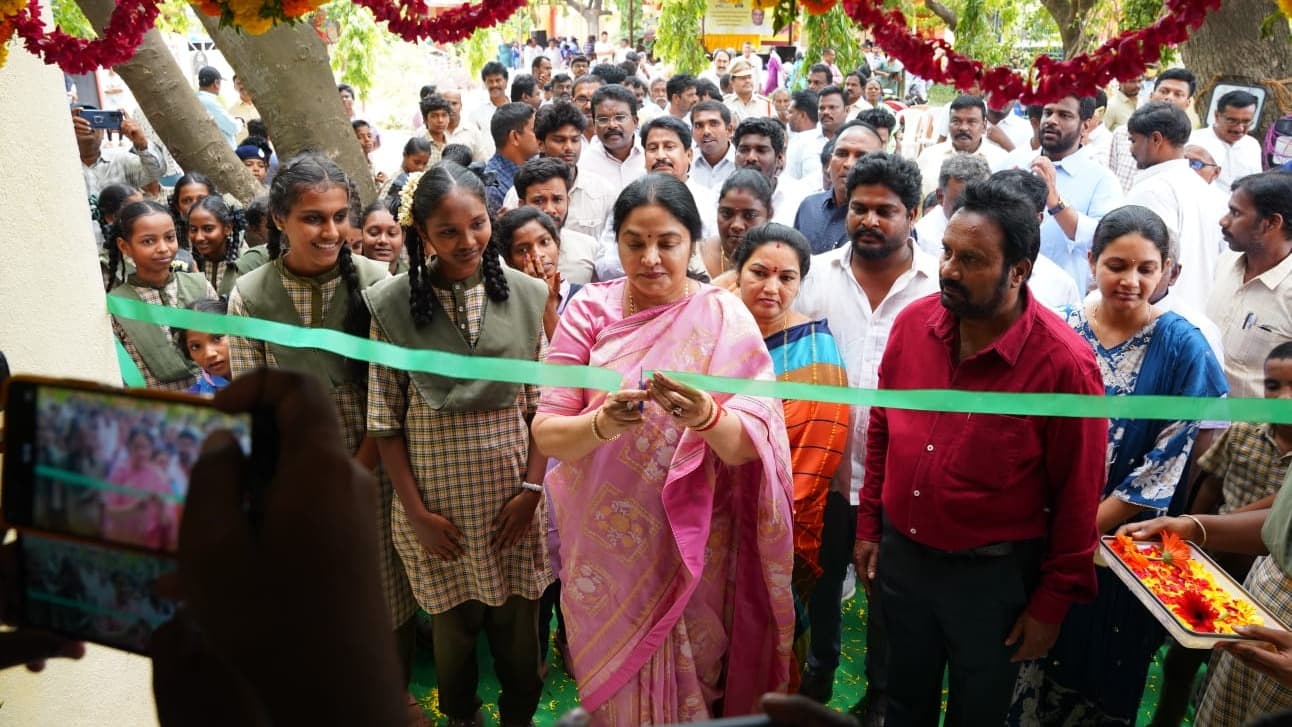 నార్త్ రాజుపాళెం జెడ్పీహెచ్‌ఎస్ అభివృద్ధికి రూ.20 లక్షలు: ప్రశాంతి రెడ్డి