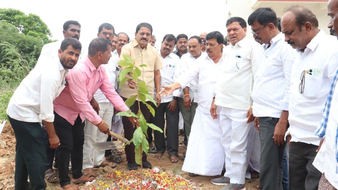 ఉపాధి హామీతో గ్రామాల అభివృద్ధి.. రూ.120 కోట్ల పనులు: పల్లె రఘునాథ్ రెడ్డి