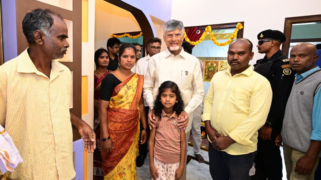 నెట్ జీరో ఇళ్లను సందర్శించిన సీఎం చంద్రబాబు