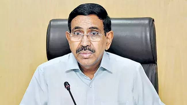 గోదావరి పుష్కరాల ఏర్పాట్లపై మంత్రి నారాయణ సమీక్ష