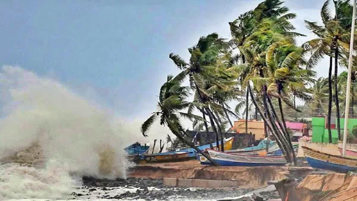 బంగాళాఖాతంలో వాయుగుండం.. ఉత్తరాంధ్రలో భారీ వర్షాలు
