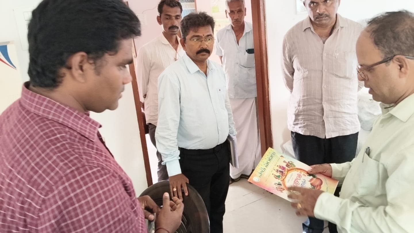 ఆస్పిరేషనల్ బ్లాక్ తనిఖీలు నాణ్యమైన విద్య వైద్యంపై దృష్టి