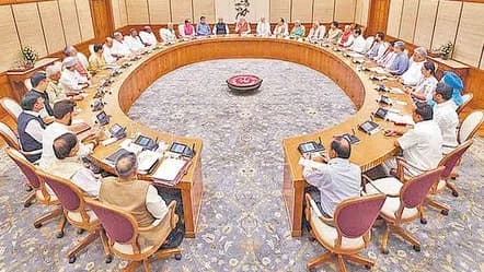కేంద్ర మంత్రుల పేషీల్లో ప్రక్షాళన..