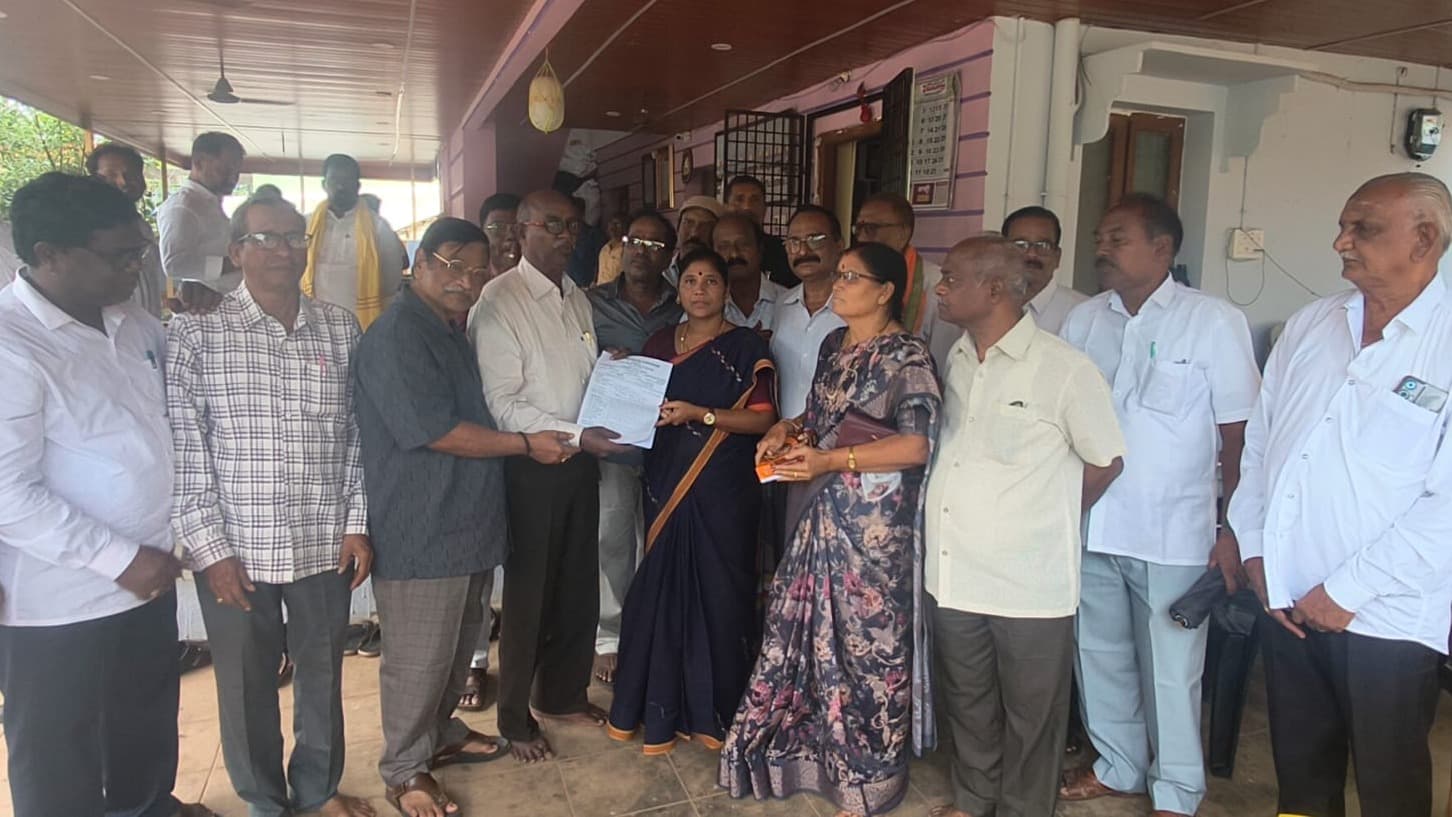 పెన్షనర్ల సమస్యల పరిష్కారానికి చర్యలు తీసుకోవాలి: పెన్షనర్స్ అసోసియేషన్