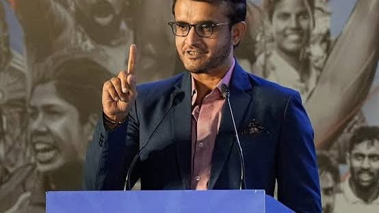 గంగూలీకి అరుదైన గిఫ్ట్.. బయోపిక్ ఫస్ట్ లుక్ వైరల్
