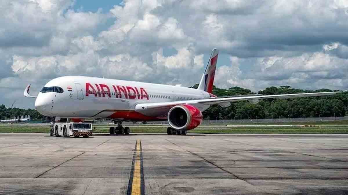 ముంబై ఎయిర్‌పోర్టులో తప్పిన ముప్పు..