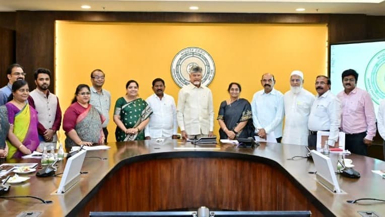 హాస్టళ్లు కాదు, ఇకపై గురుకులాలనే నిర్మిద్దాం: చంద్రబాబు