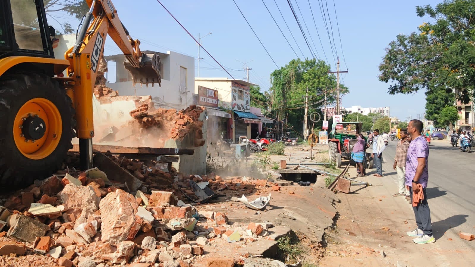 చిత్తూరులో హై రోడ్డు విస్తరణ వేగం.. ట్రాఫిక్‌కు శాశ్వత పరిష్కారం