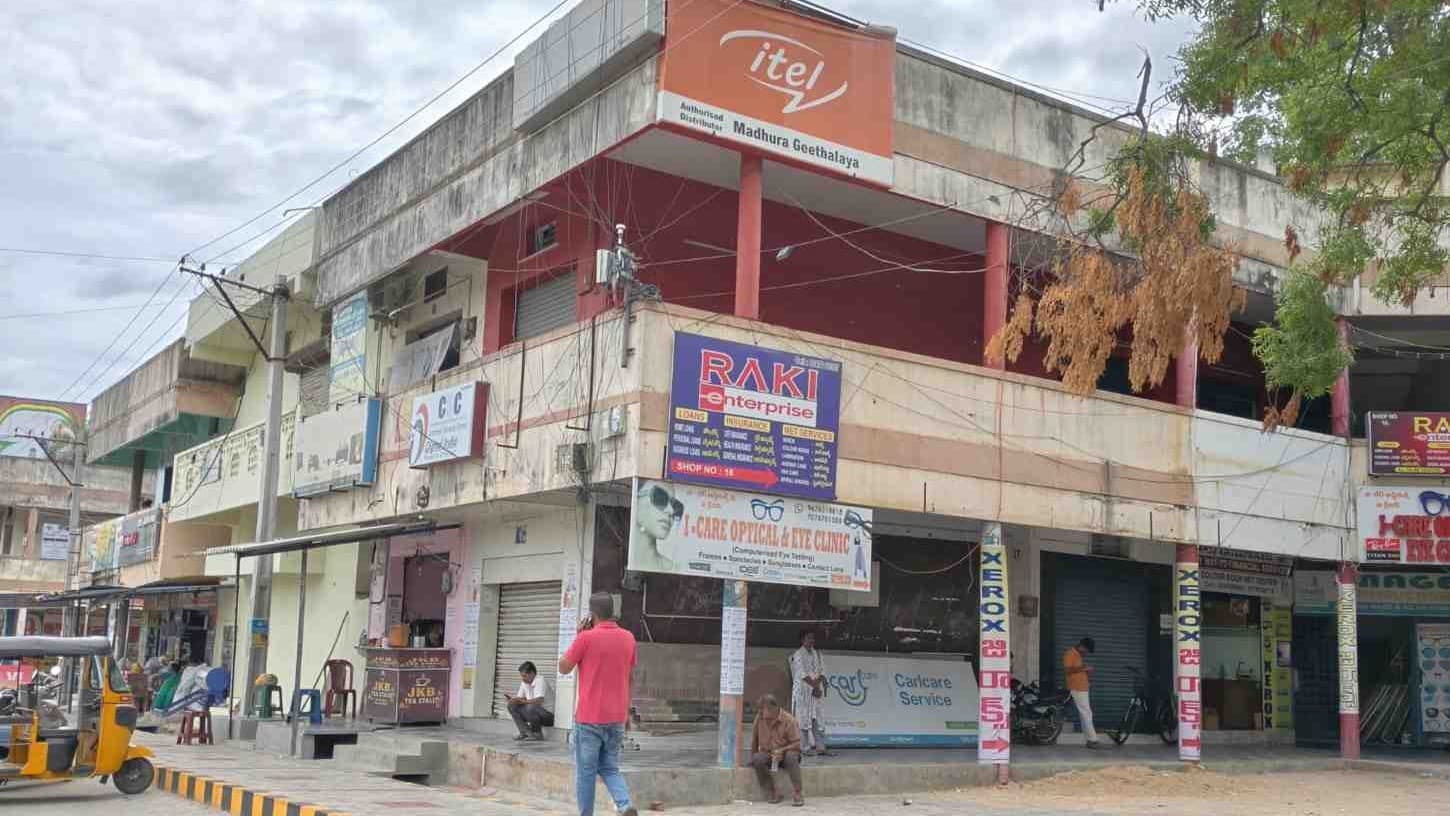 చిత్తూరు మున్సిపల్ కాంప్లెక్స్ బకాయిలపై అధికారుల మౌనం ఎందుకు?