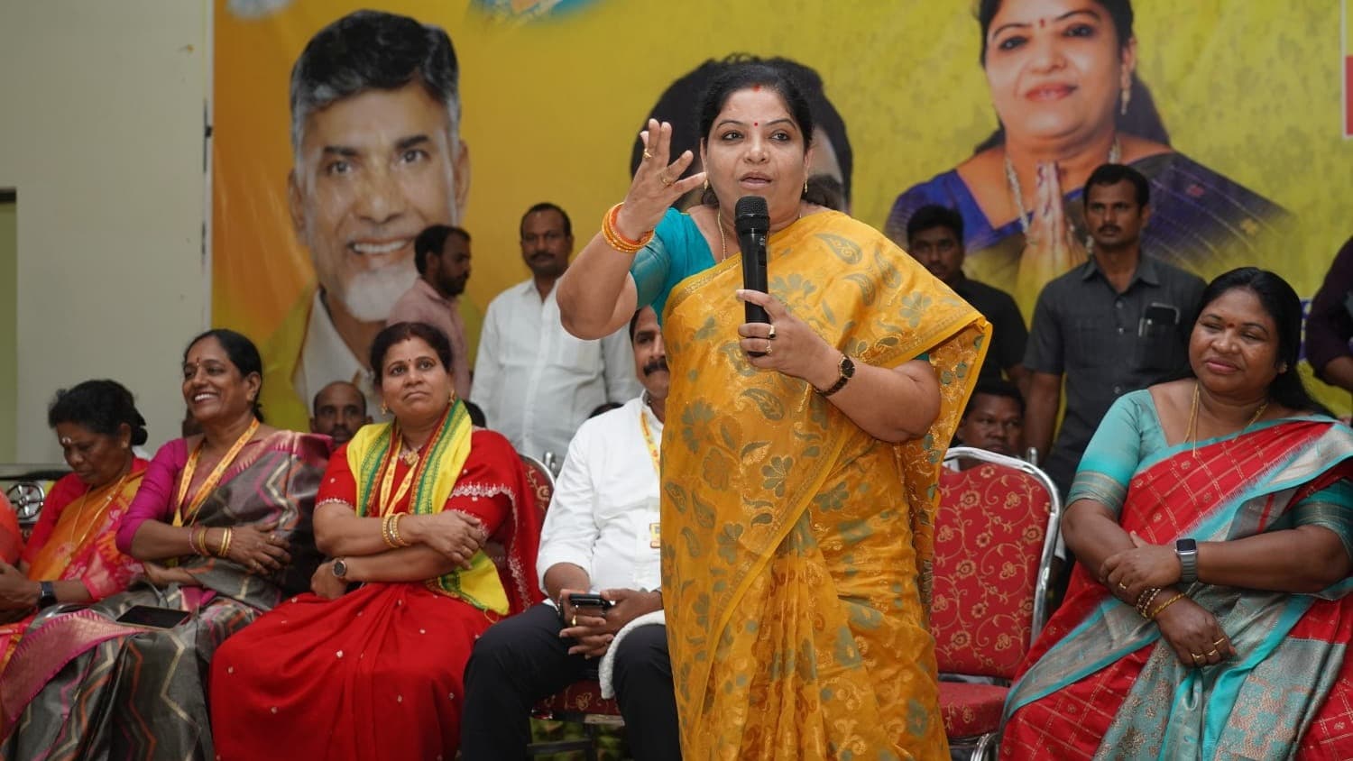 టీడీపీ బలోపేతమే లక్ష్యం: గుమ్మిడి సంధ్యారాణి