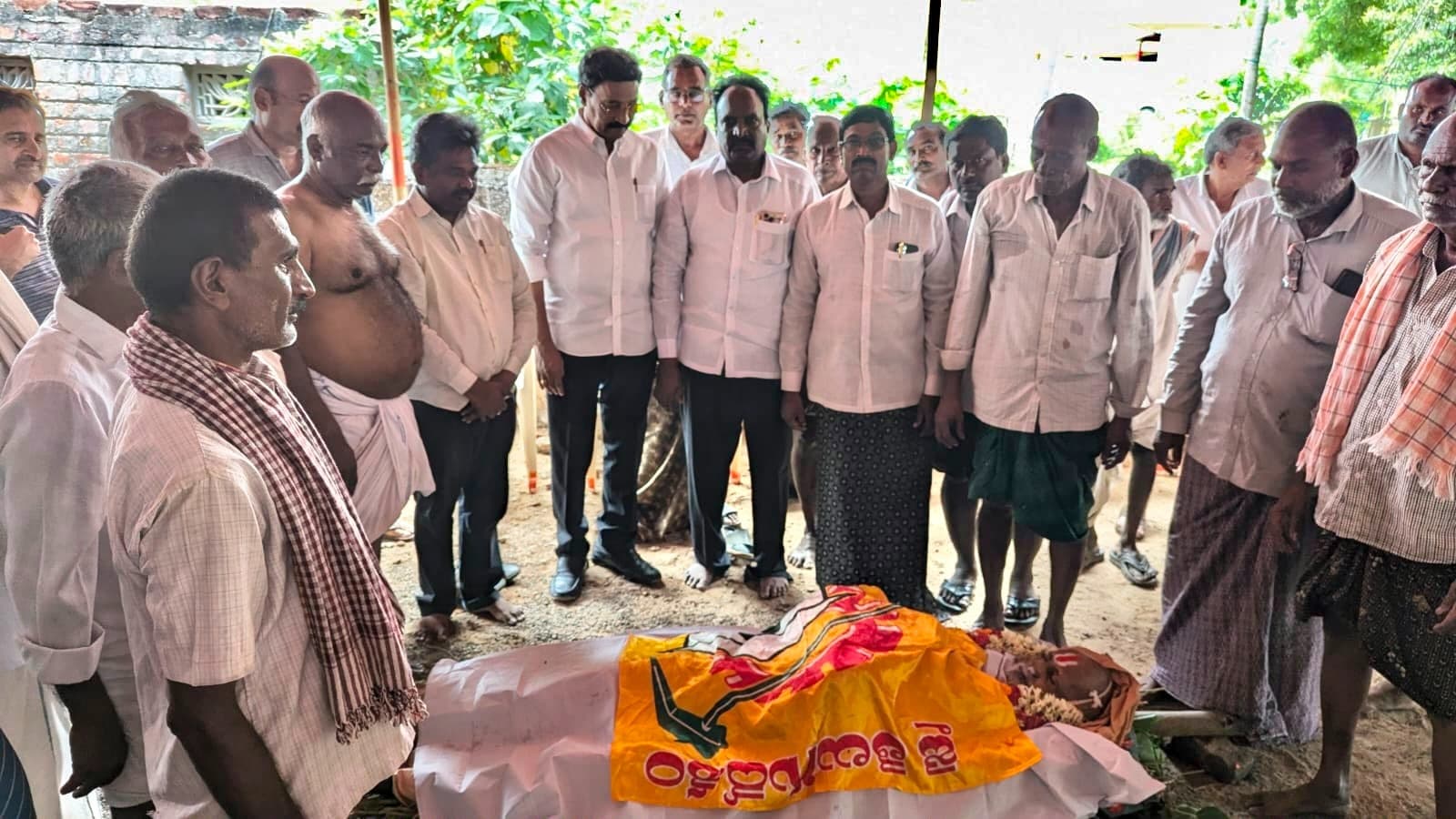 ధోనెపూడి రామచంద్రరావుకు ఘన నివాళులు అర్పించిన నేతలు