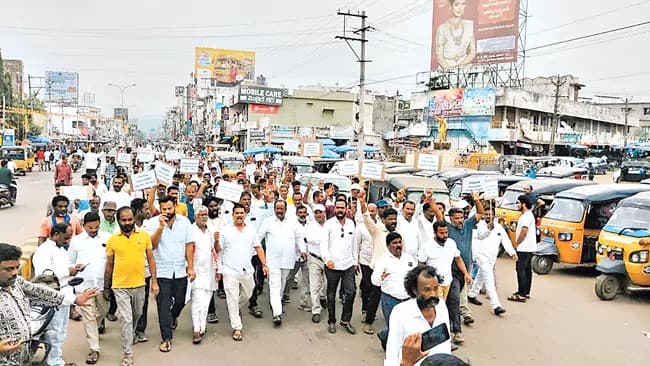 కాశీబుగ్గ ప్రమాద ఘటనపై యాదవుల ఆందోళన..