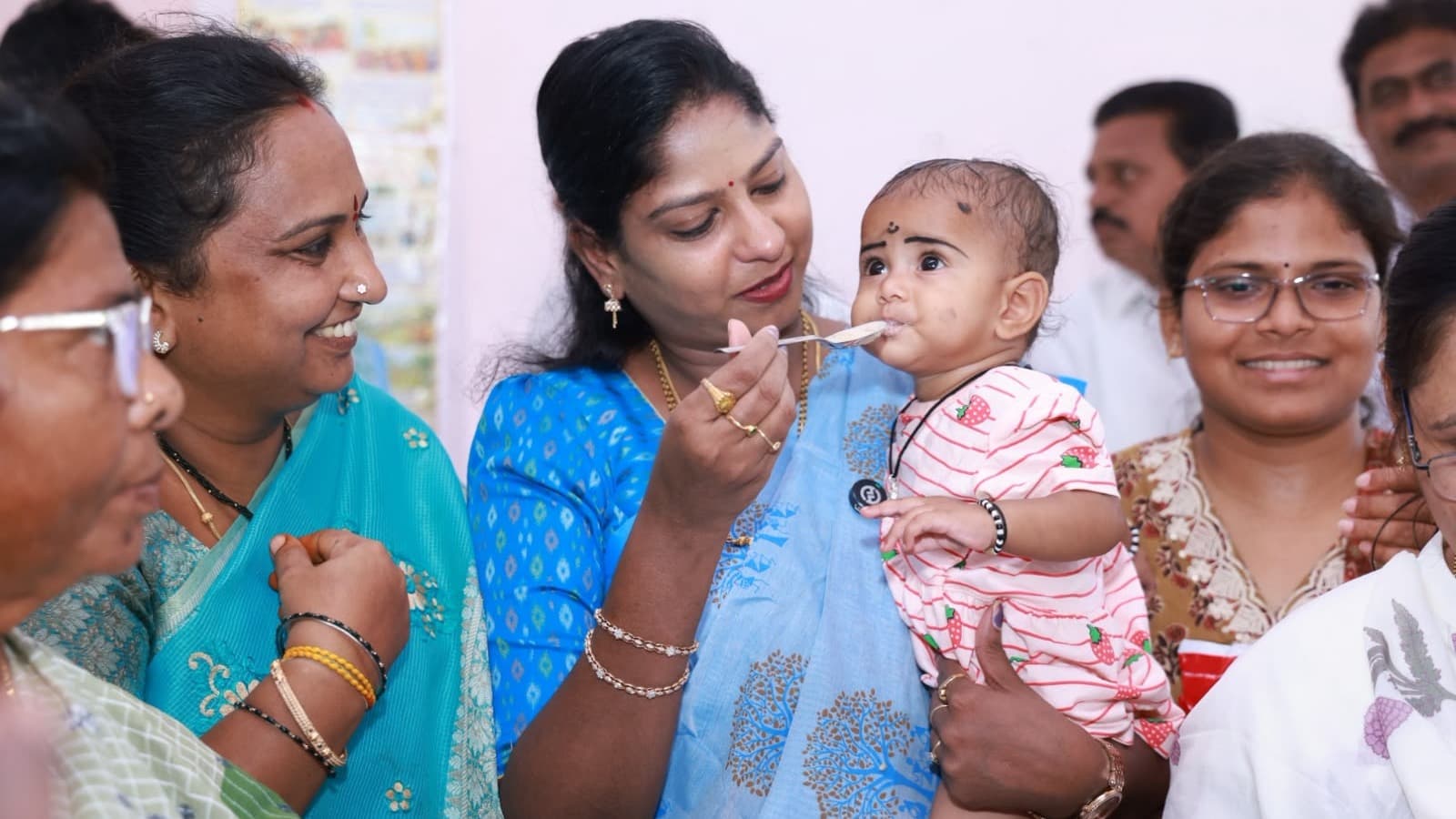 అంగన్‌వాడీల అభివృద్ధికి విజయశ్రీ కీలక చర్యలు