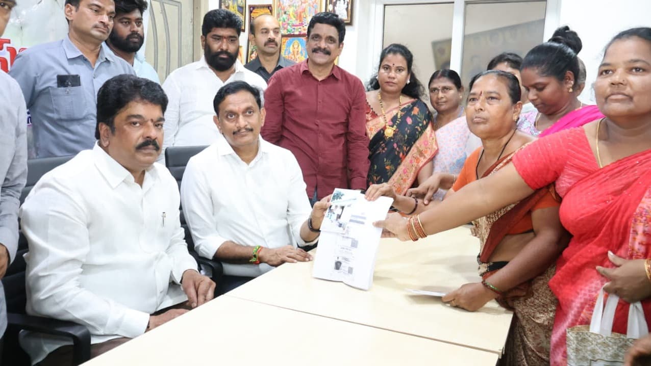 ప్రజా దర్బార్‌లో వినతులు స్వీకరించిన ఎంపీ, ఎమ్మెల్యే