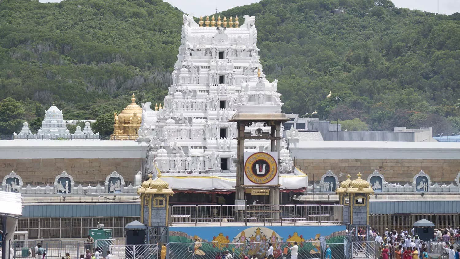 తిరుమలలో భక్తుల రద్దీ..