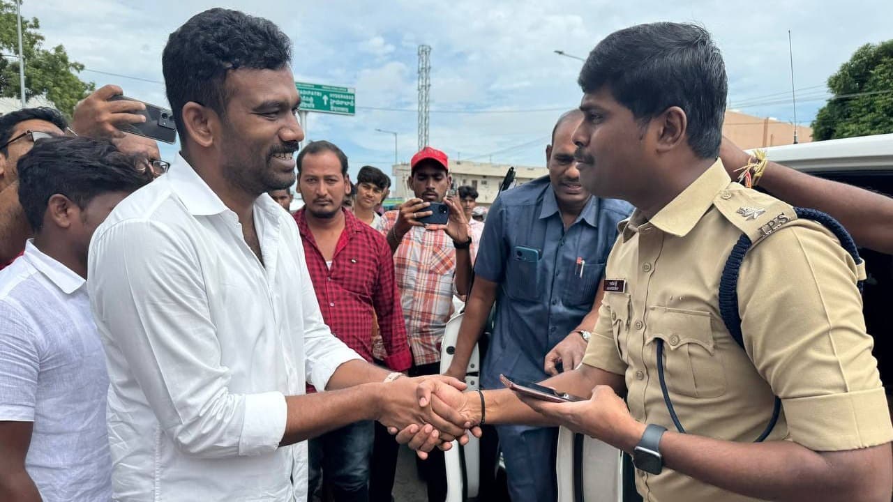 SP పి.జగదీశ్ సార్ గారికి  జన్మదిన శుభాకాంక్షలు తెలియజేసిన పరిటాల శ్రీ రామ్