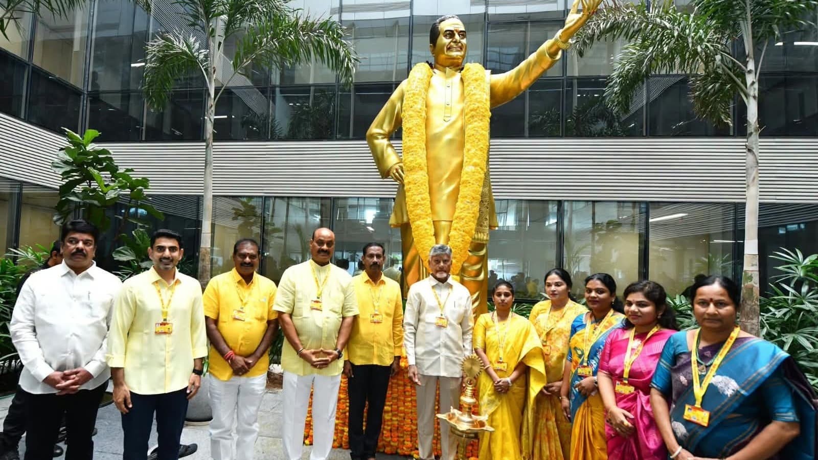 లీడర్‌షిప్ కాన్‌క్లేవ్‌లో పాల్గొన్న బొండా ఉమా