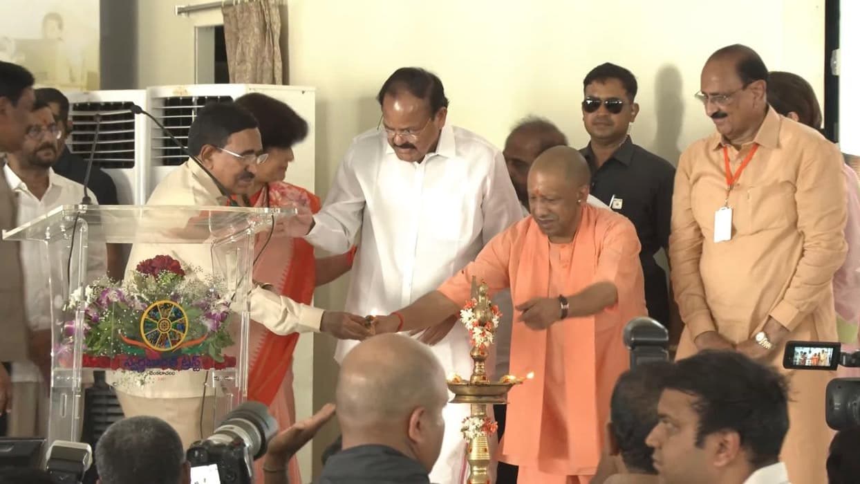 స్వర్ణభారత్ ట్రస్ట్ సేవలు స్ఫూర్తిదాయకం-మంత్రి నారాయణ