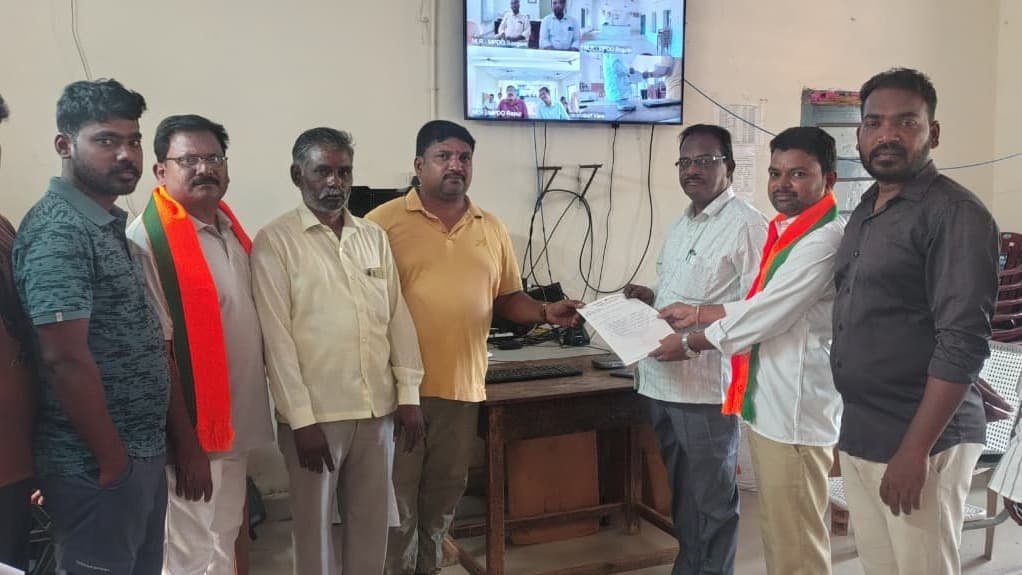 కొండాపురం హాస్టల్, రహదారి సమస్యలపై బీజేపీ ఫిర్యాదు