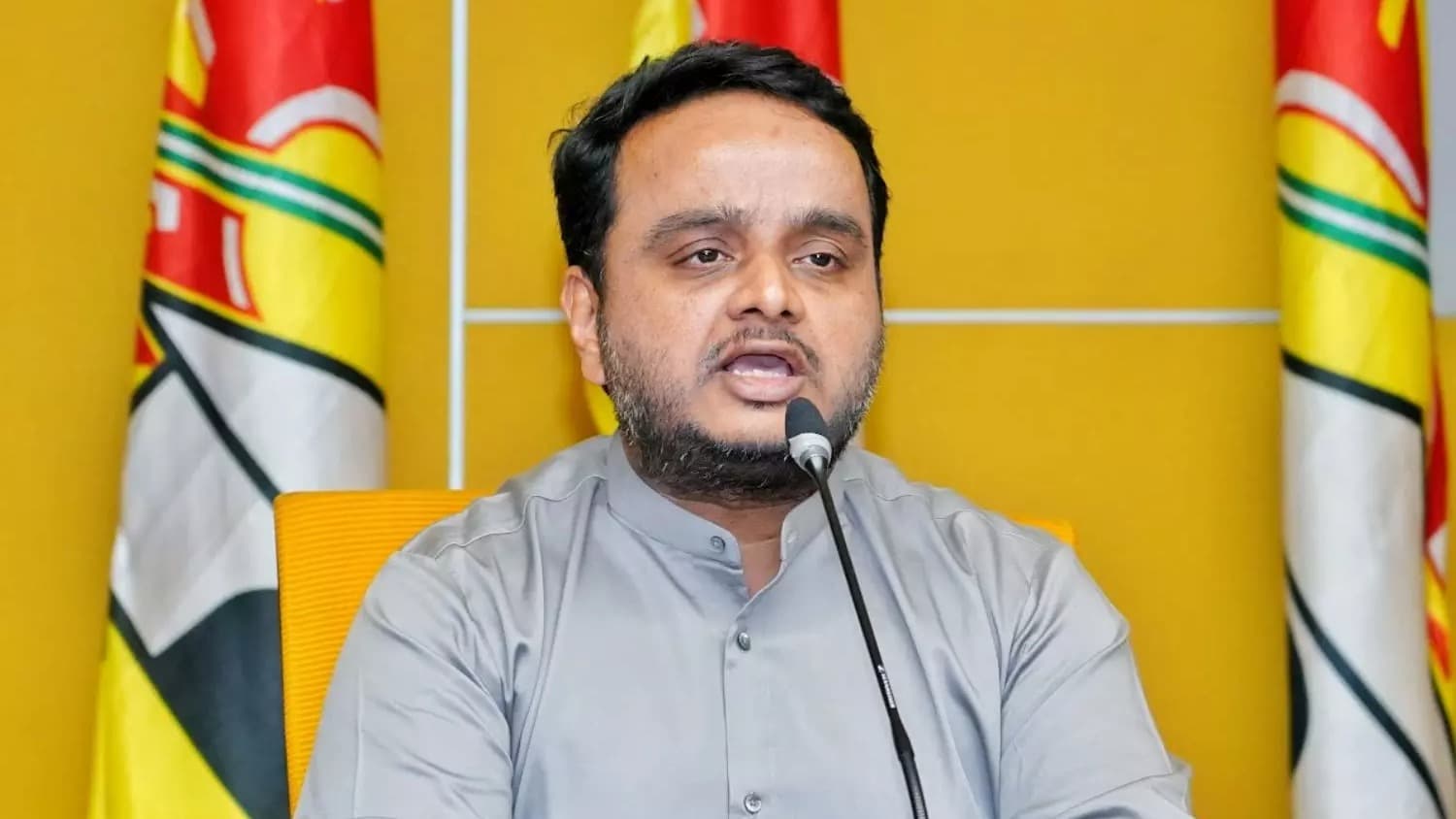నర్సీపట్నంలో ‘జయహో బీసీ’ సభకు విజయ్ పిలుపు
