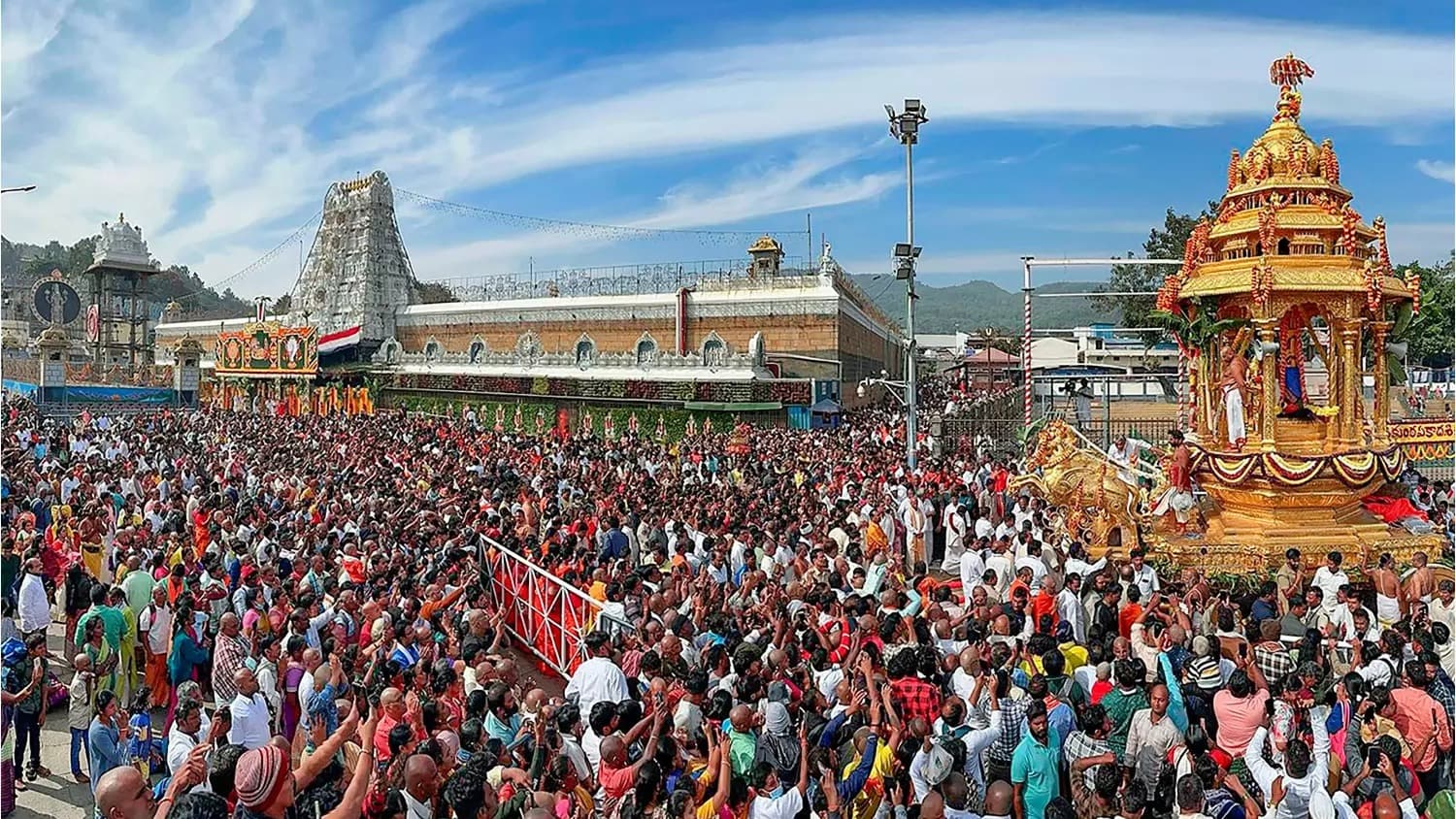 తిరుమలలో టోకెన్లు లేని భక్తులకు శ్రీవారి దర్శనానికి 24 గంటలు
