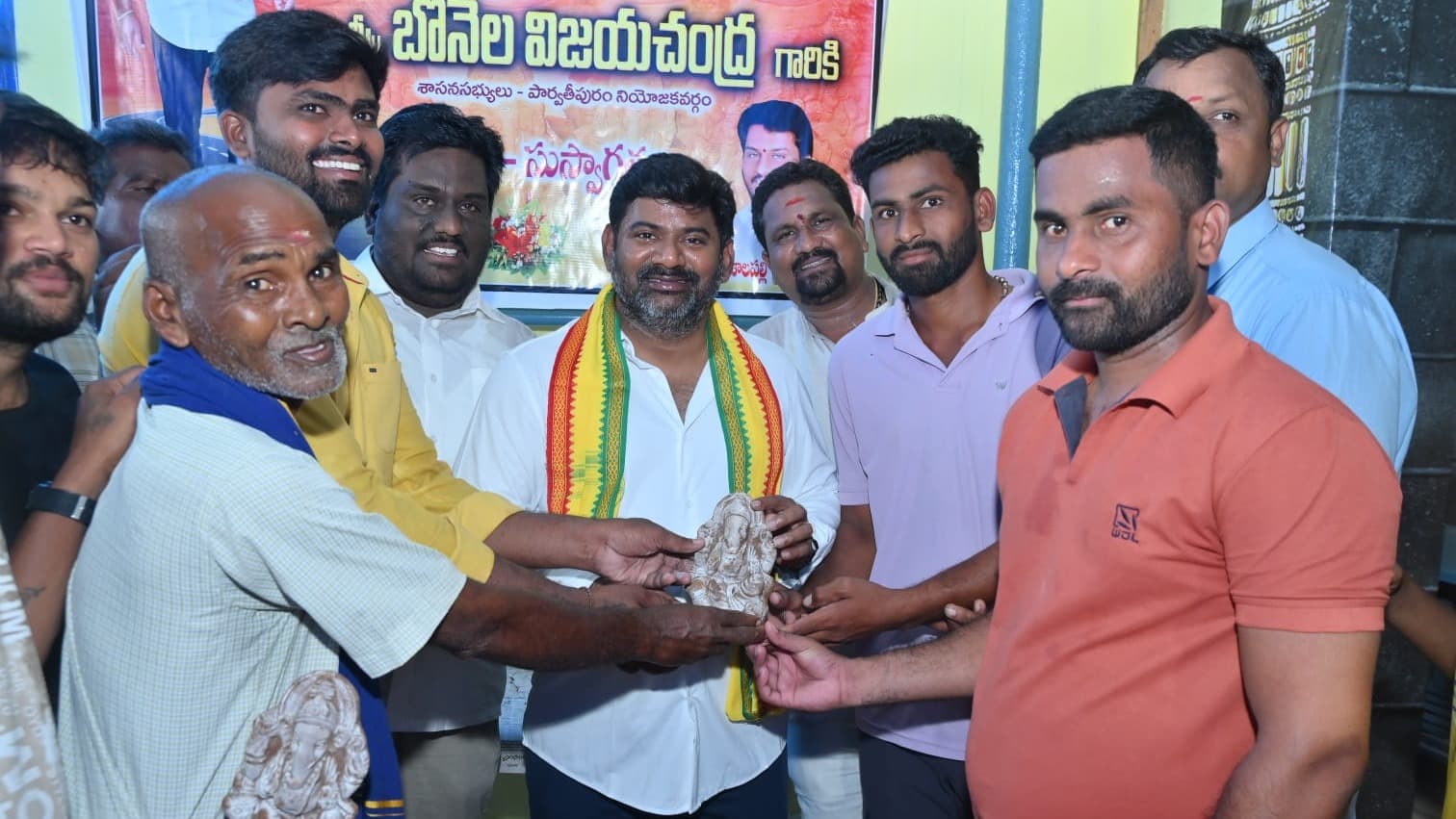 మట్టి గణపతినే పూజిద్దాం.. పర్యావరణాన్ని కాపాడుదాం: విజయచంద్ర