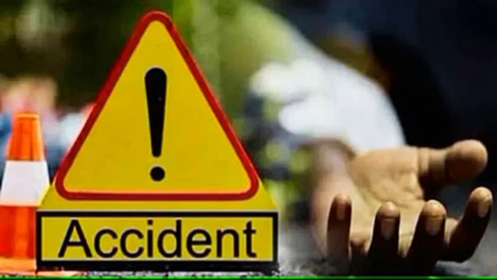 కారు అదుపుతప్పి చెట్టును ఢీకొని వ్యక్తి మృతి
