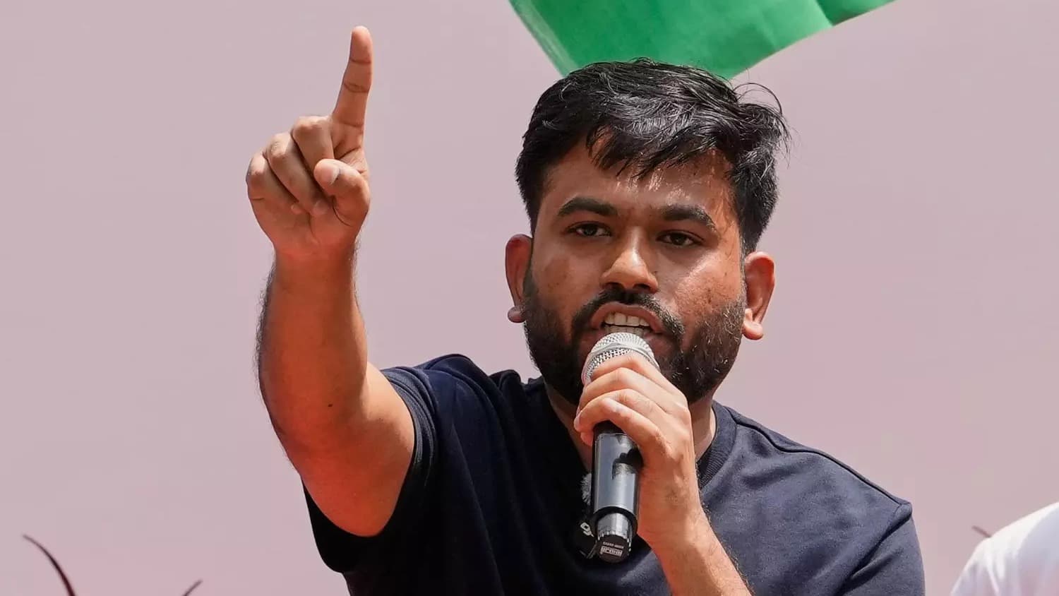 సీఎం పదవికి గుడ్‌బై: అభిజీత్‌ దీప్కే