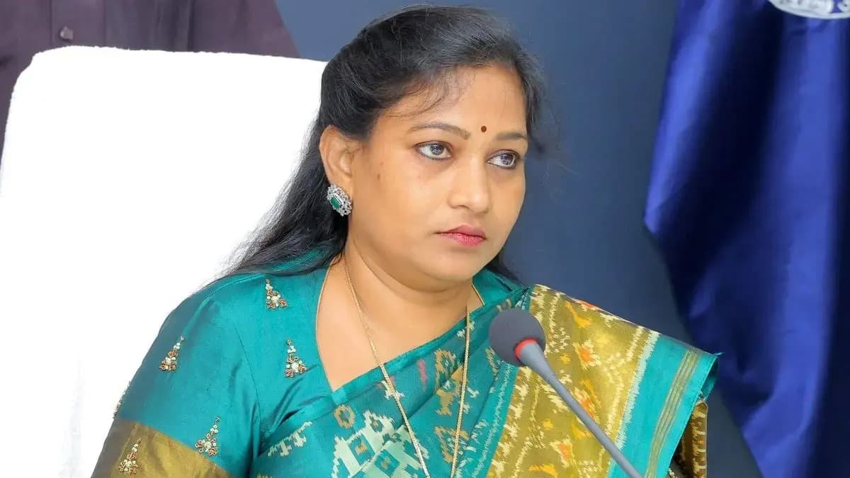 మాదకద్రవ్యాల కట్టడిపై అనిత సమీక్ష