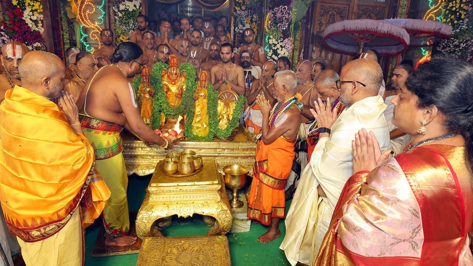 తిరుమలలో వైభవంగా చక్రస్నానం