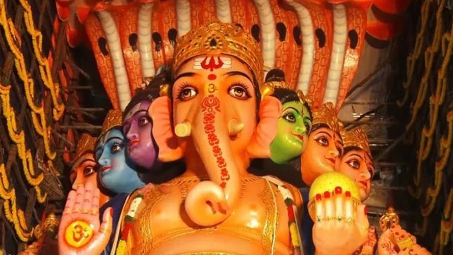 ఖైరతాబాద్ మహాగణపతి శోభాయాత్ర వైభవంగా పూర్తి
