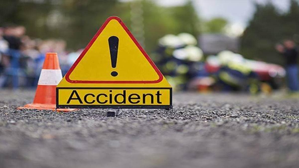 లారీని ఢీకొన్న ఆర్టీసీ బస్సు
