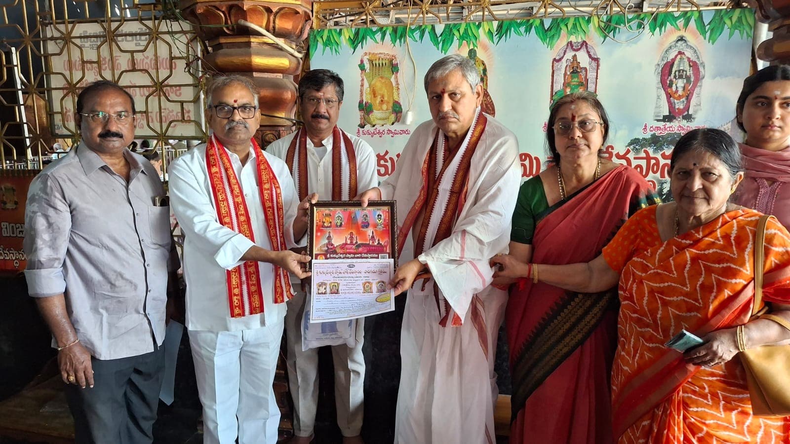 పిఠాపురం కుక్కుటేశ్వర స్వామి అన్నదానానికి రూ.1.01 లక్షల విరాళం