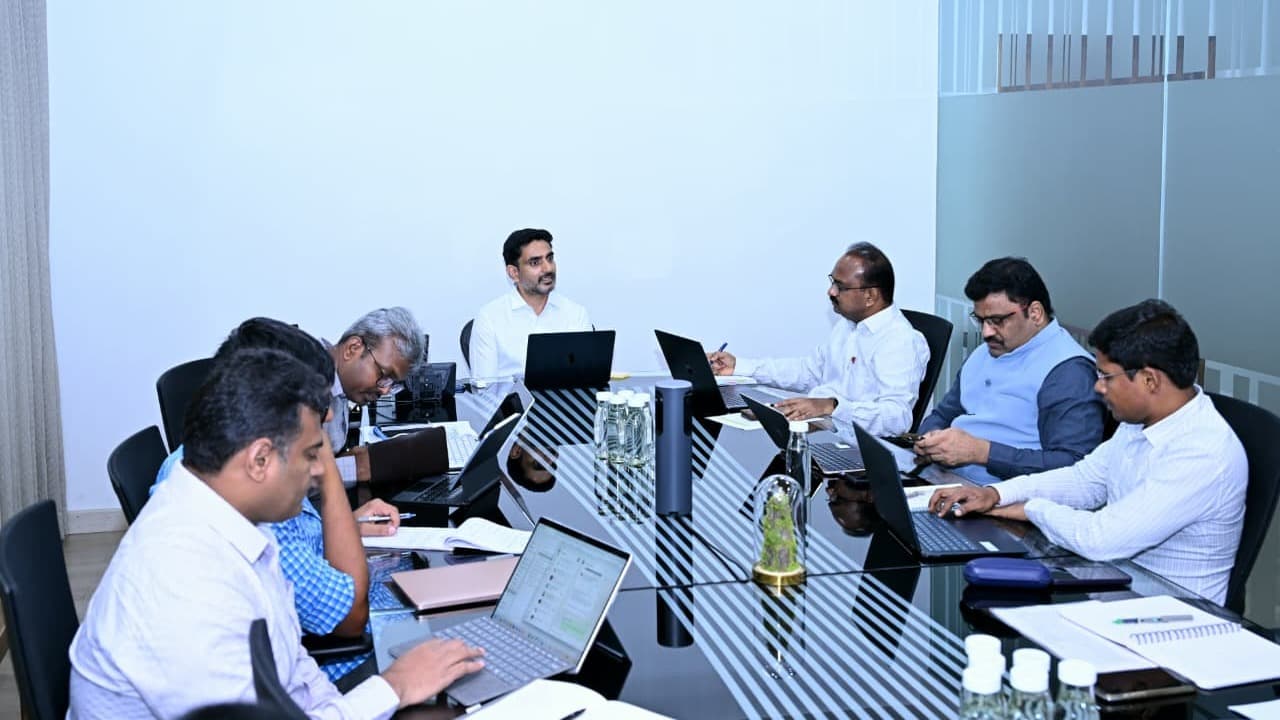 నారా లోకేష్‌ కీలక సమీక్ష