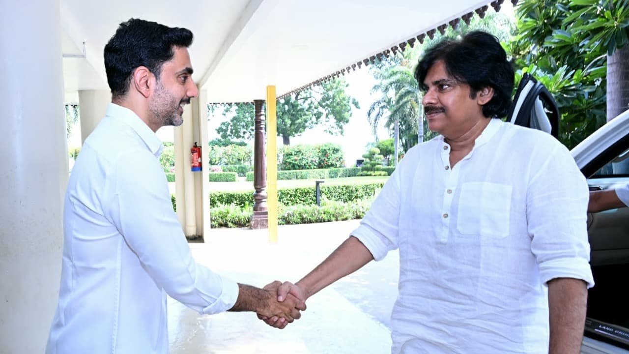 అమరావతిలో పవన్ కల్యాణ్‌కు మంత్రి నారా లోకేష్ ఘన స్వాగతం