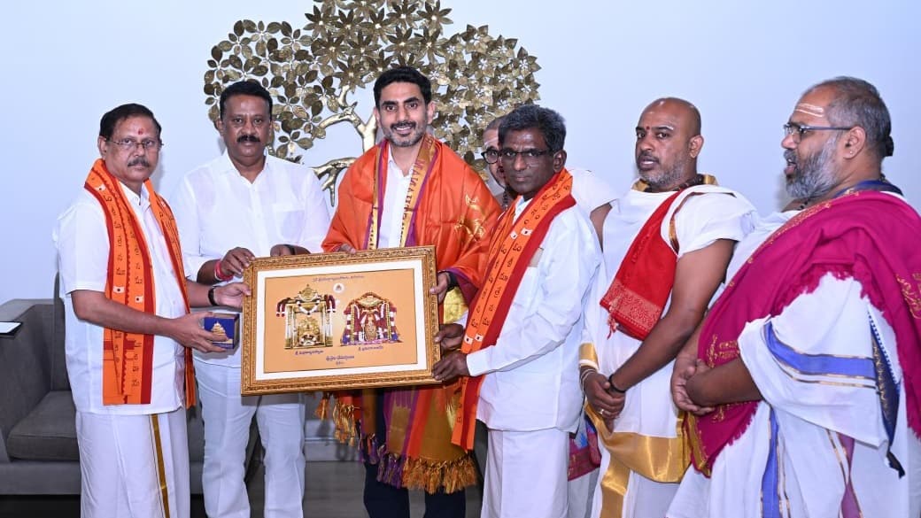 శ్రీశైల శరన్నవరాత్రి ఉత్సవాలకు నారా లోకేష్‌కు ఆహ్వానం