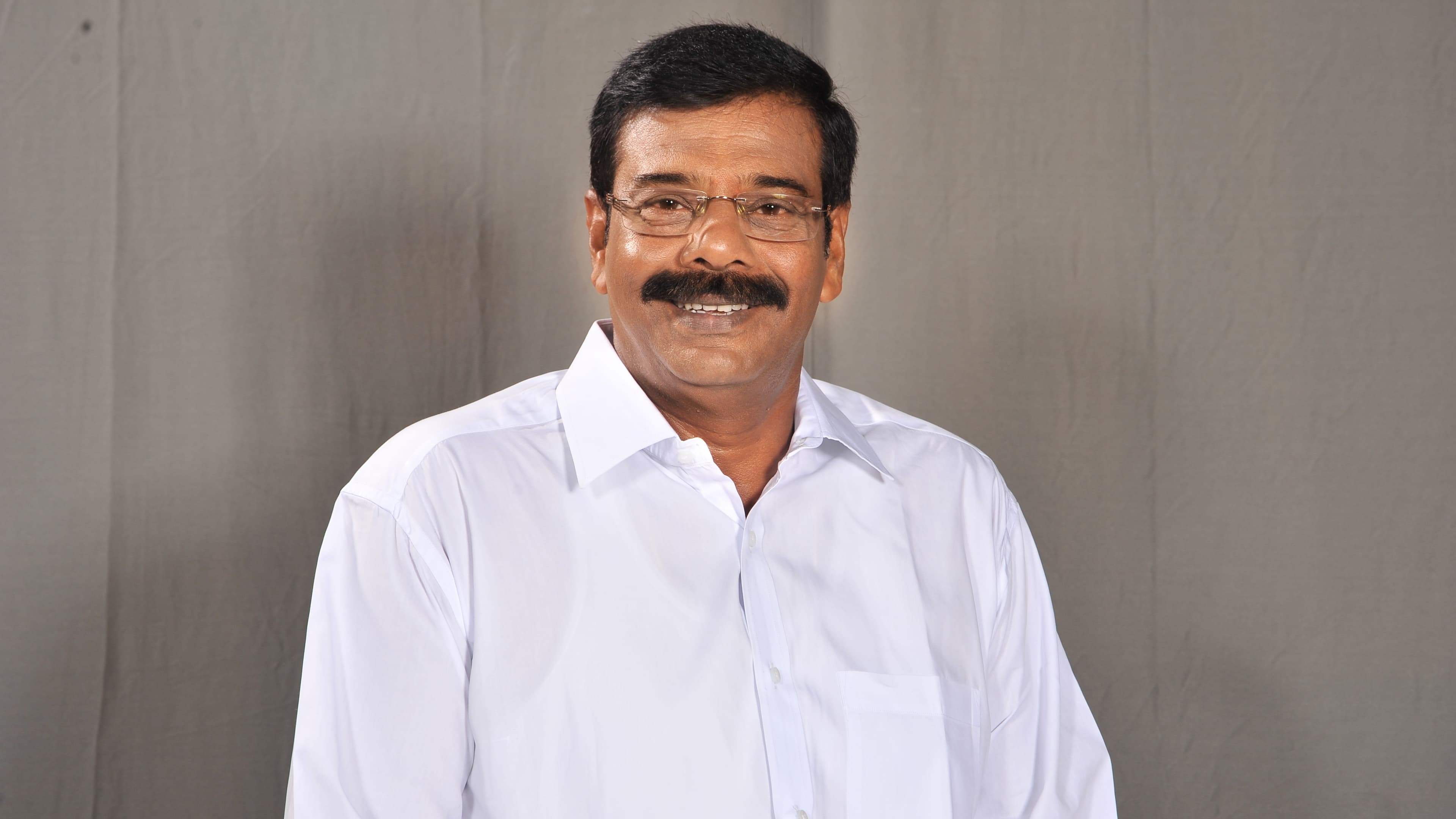 స్థానిక ఎన్నికల్లో తొలి అభ్యర్థిని ప్రకటించిన వైసీపీ