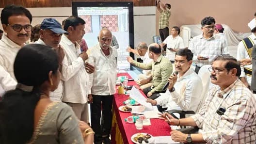 ప్రజా సమస్యల పరిష్కారంలో నిర్లక్ష్యం చేస్తే చర్యలు: మంత్రి కొండపల్లి