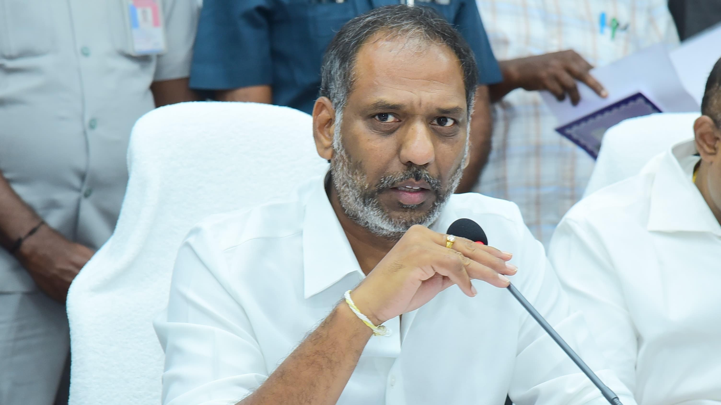 అర్నబ్ తుపాను వేళ ఏపీకి అండగా తెలంగాణ విద్యుత్ శాఖ