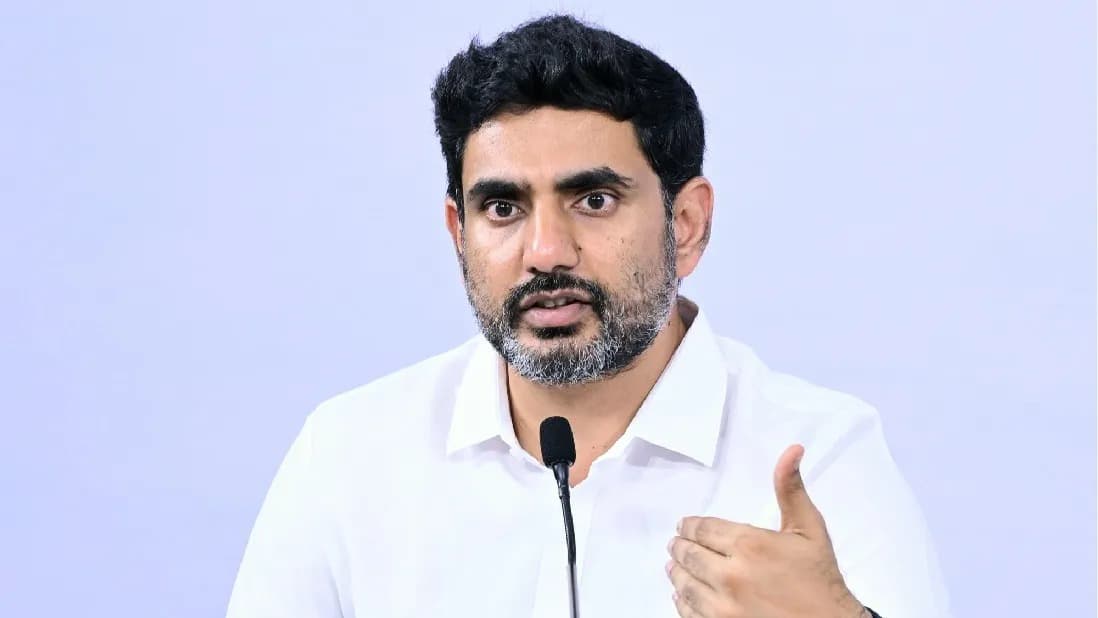అర్నబ్ తుఫాను వేళ సమష్టి సేవ: నారా లోకేష్